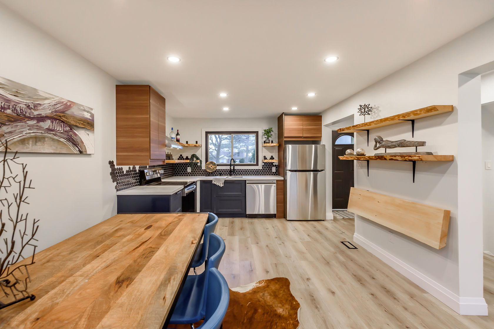 Premium finished kitchen with stunning wood grain contrast, professional staging, and wide-angle composition perfect for virtual tours and hero imagery — Gateshead, Hamilton | MTC Renovations